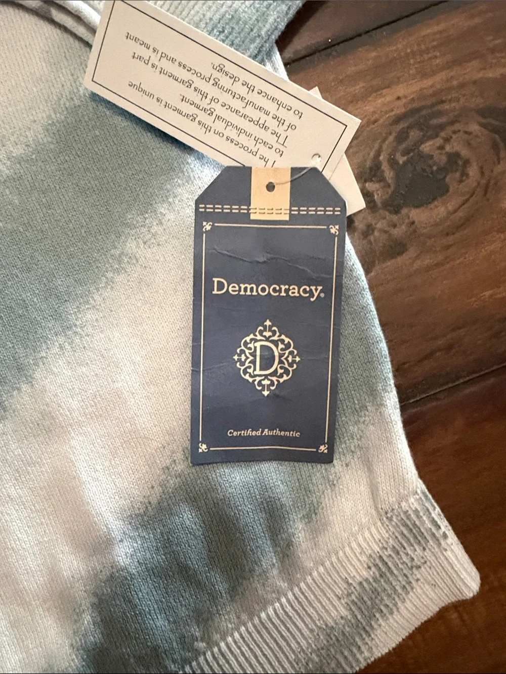 Democracy NWT  Lightweight Blue and White Crew Neck Sweater